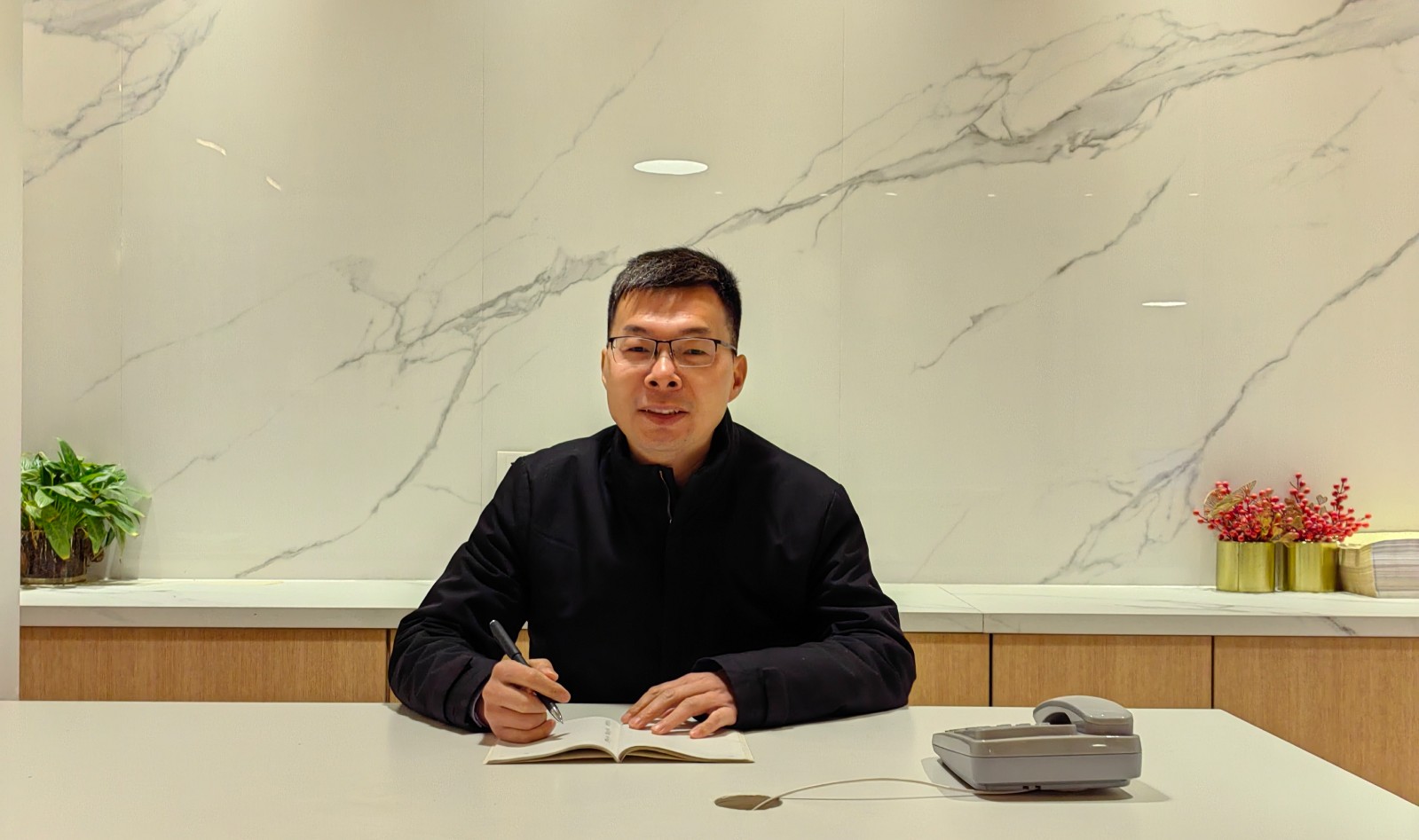 1741057107424350b16T.jpg 個(gè)人工作照.jpg